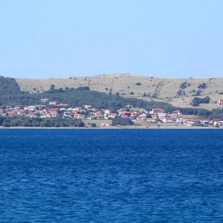 Apartment By The Sea - 19679 *